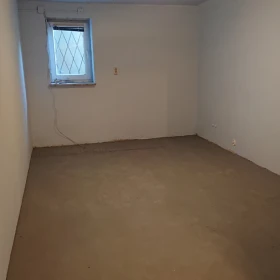 Sprzedam lokal 96 m2 prąd, woda, kanalizacja, Księga