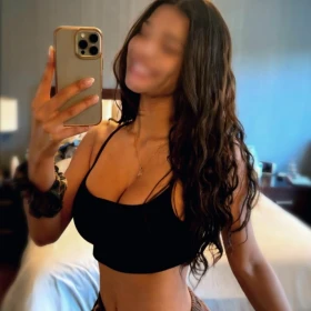 Młoda, nieśmiała, ale ciekawa...