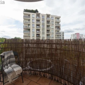 Do wynajęcia 3-pokojowe, ustawne, z osobną kuchnią, na Bielanach 