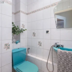 Do wynajęcia 3-pokojowe, ustawne, z osobną kuchnią, na Bielanach 