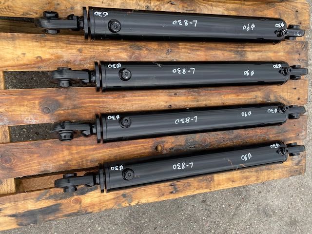 siłownik hydrauliczny 4 szt nowe L-830