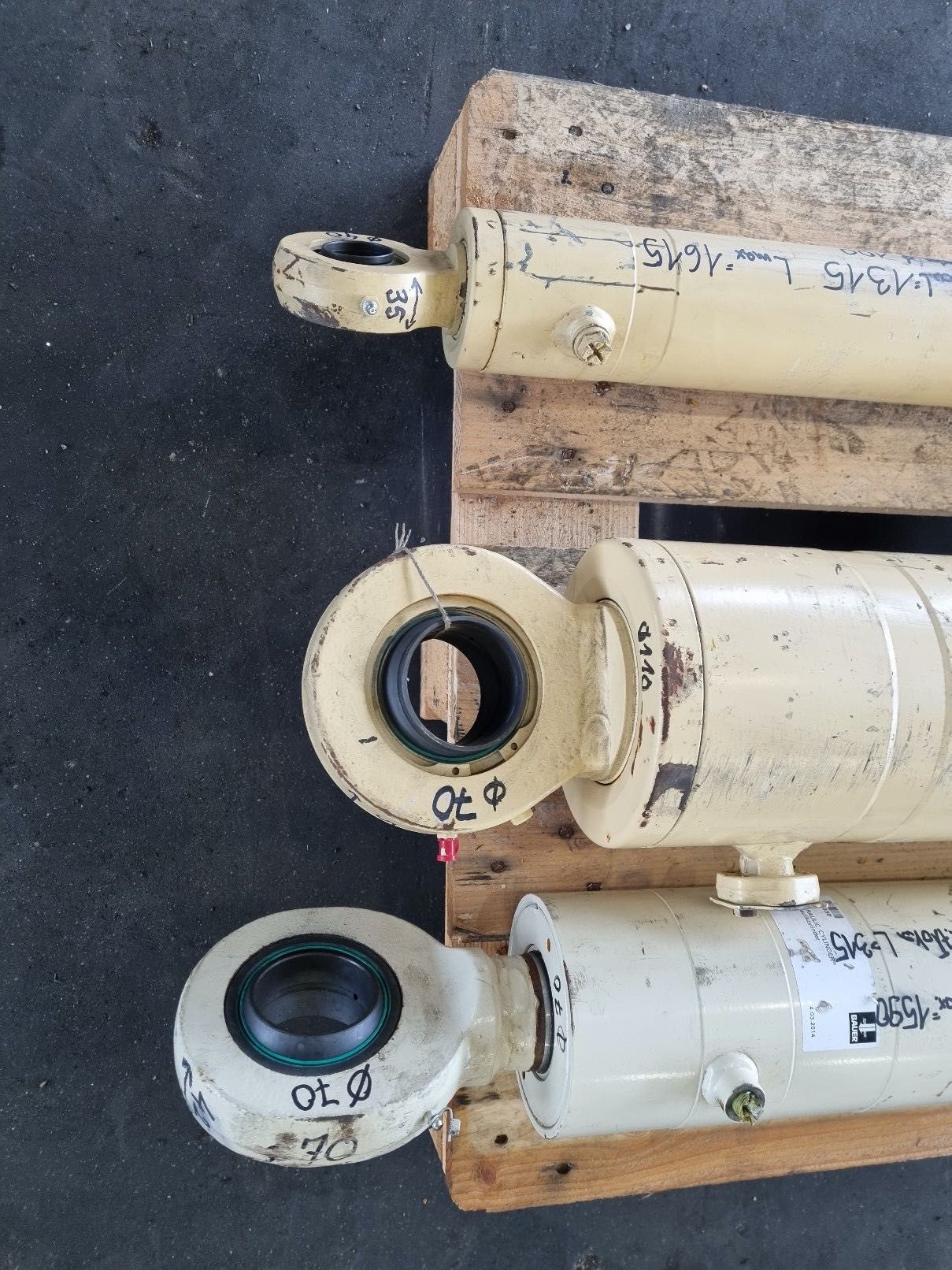 siłownik hydrauliczny L-1075 MM nowy do wiertnicy