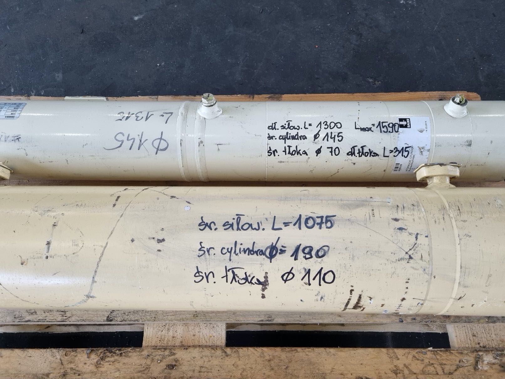 siłownik hydrauliczny L-1075 MM nowy do wiertnicy