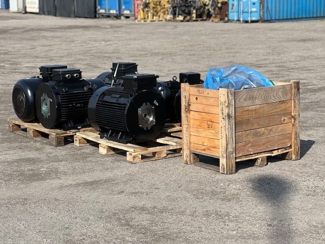 silnik elektryczny nowy 7 szt 55kw do agregatów komplet