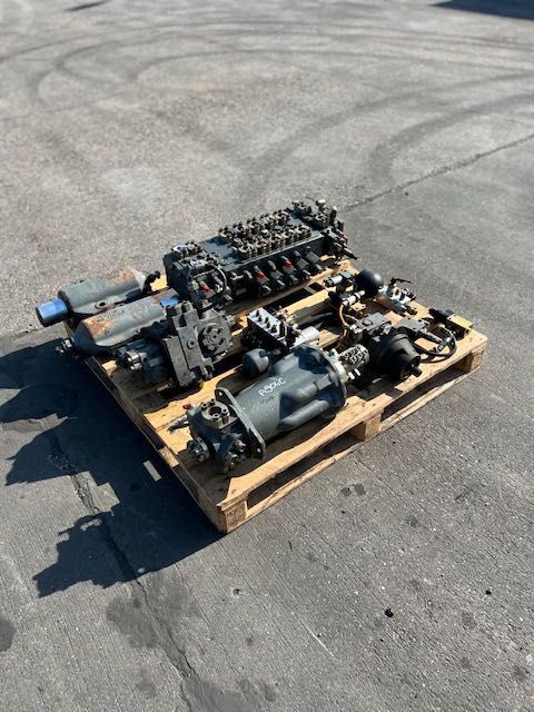 liebherr r 904 c rozdzielacz hydrauliczny