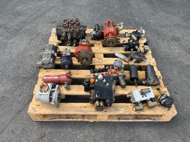 NEW HOLLAND W 270 hydraulika do ładowarki