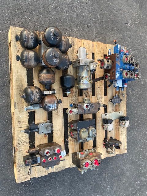 Ładowarka TEREX TL450 rozdzielacz sterowniki komplet