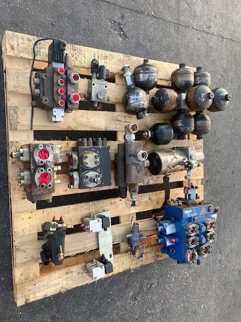 Ładowarka TEREX TL450 rozdzielacz sterowniki komplet