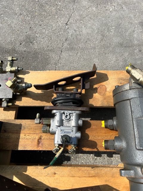 NEW HOLLAND  kobelco E70SR hydraulika komplet