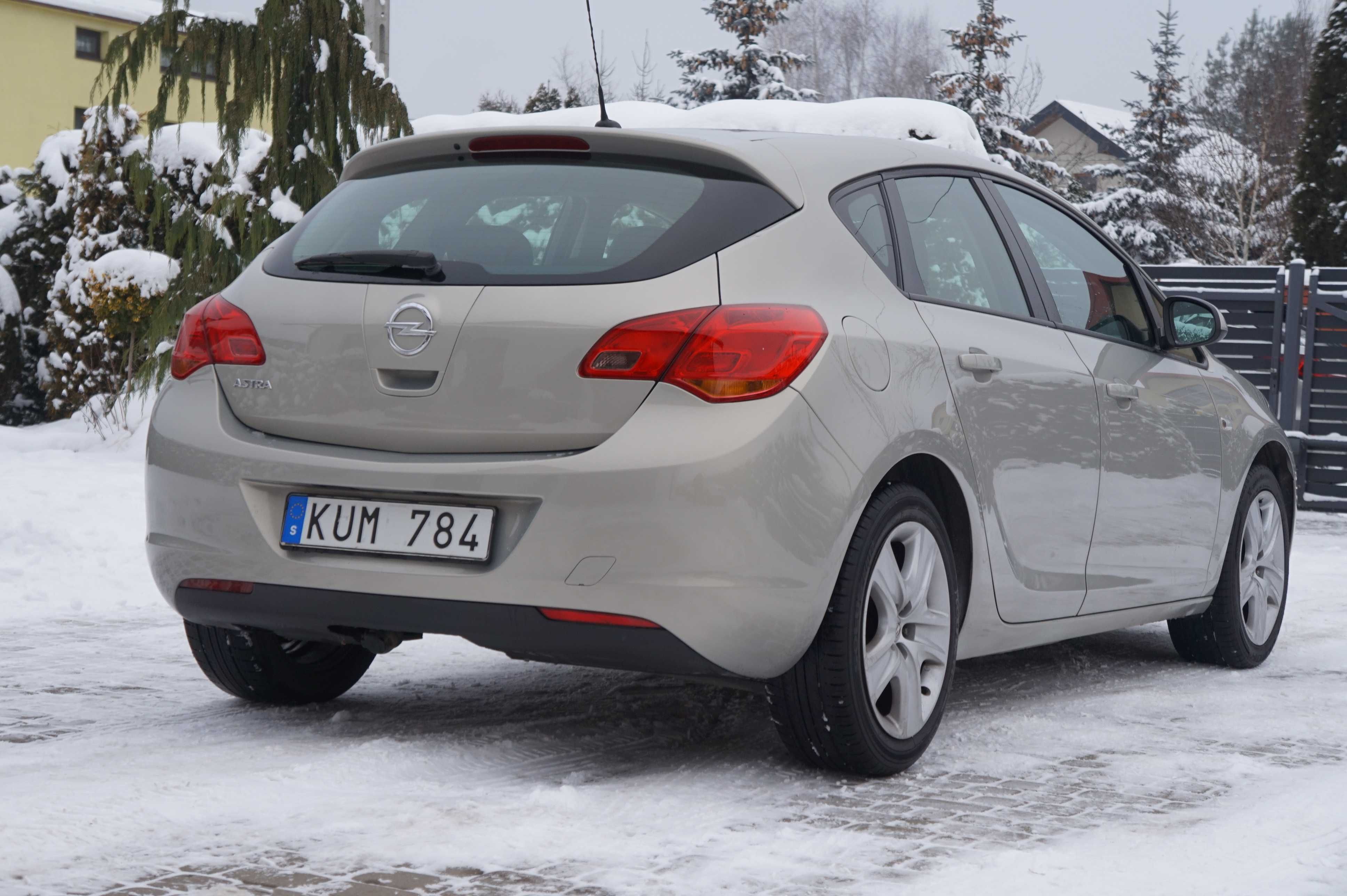 Opel Astra J 1.6 Benzyna 115KM Ecotec Hatchback Po Serwisie Pewne km