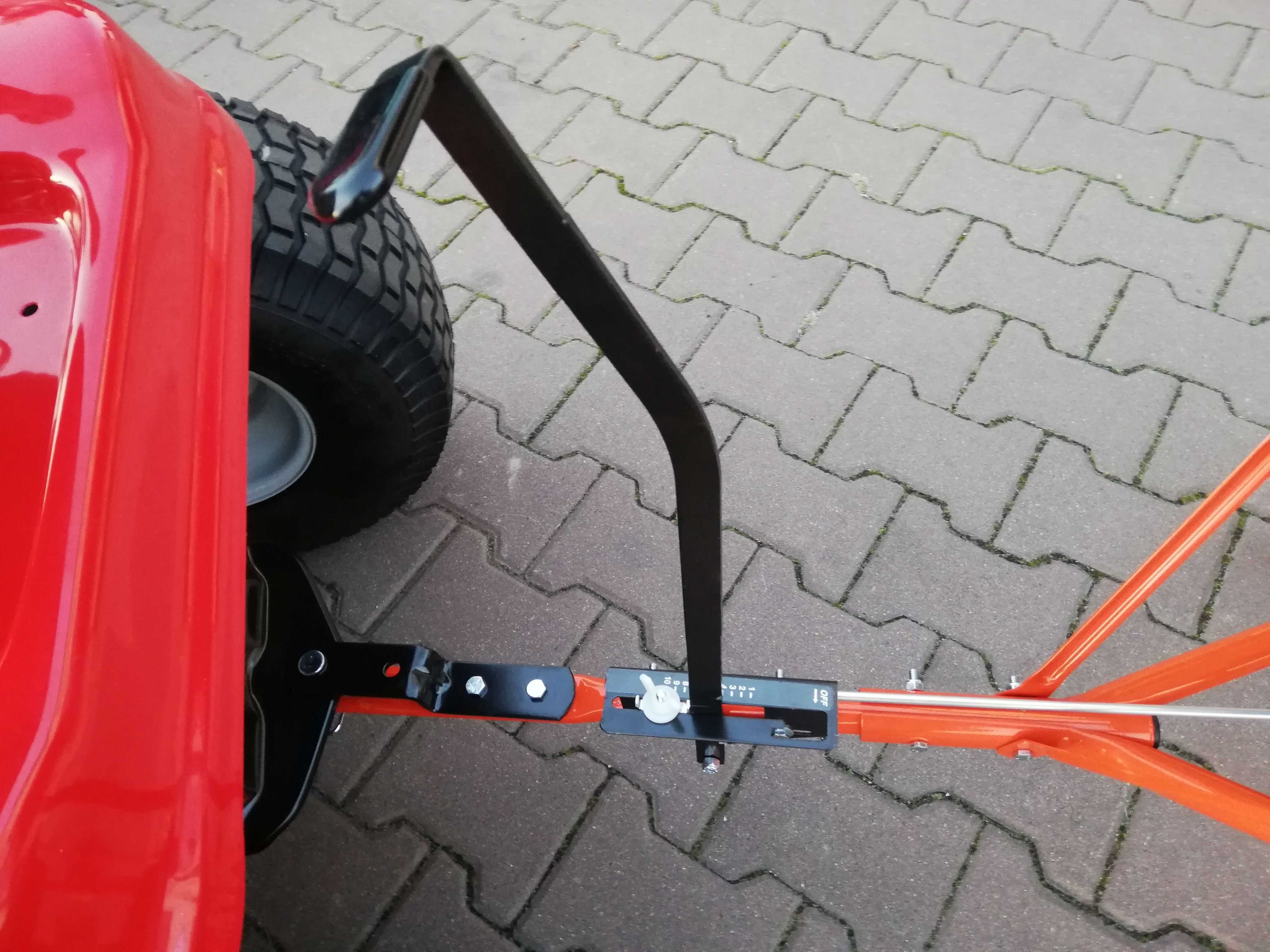 Rozsiewacz solarka piaskarka 50 kg do traktora ogrodowego