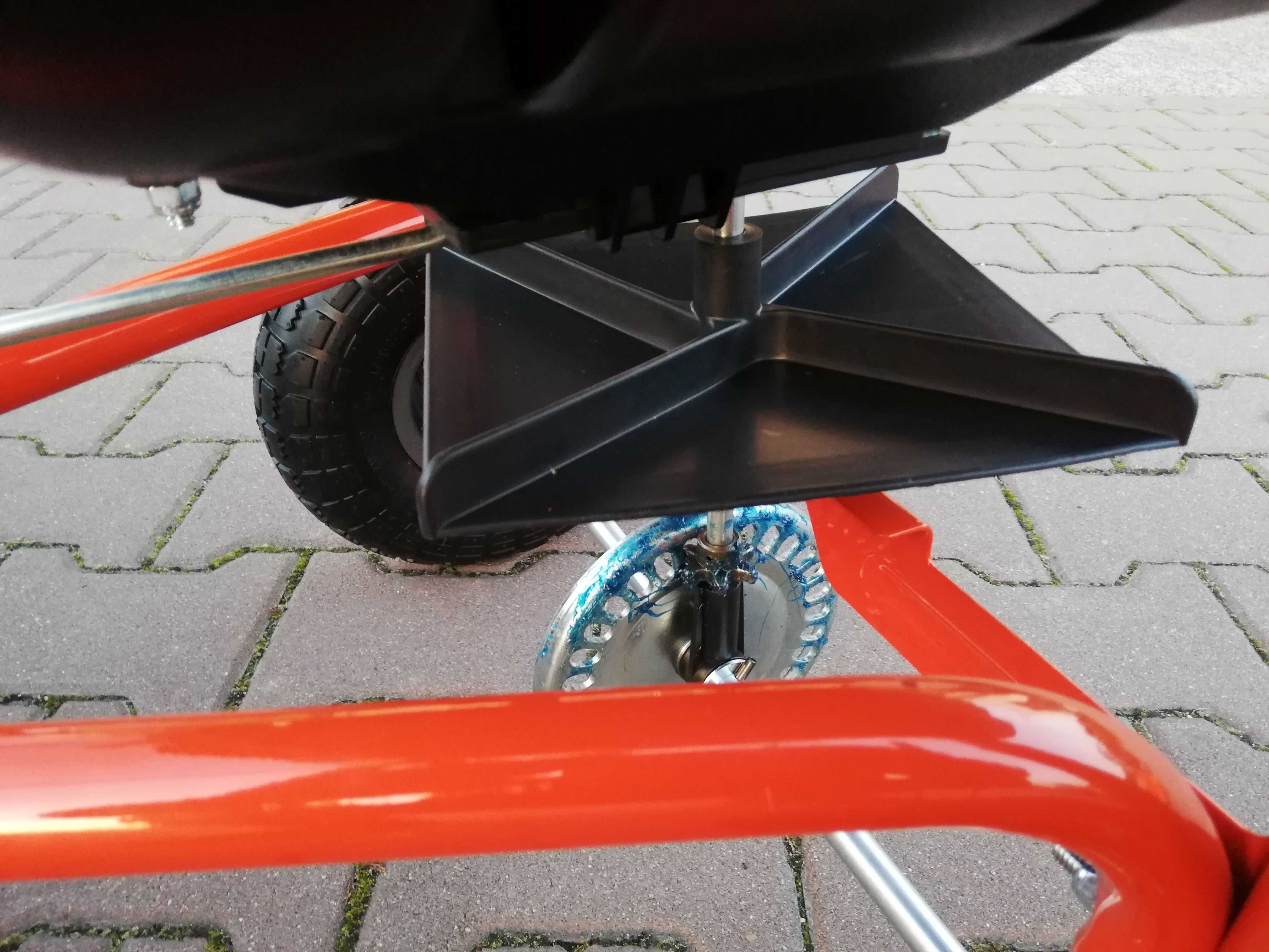 Rozsiewacz solarka piaskarka 50 kg do traktora ogrodowego