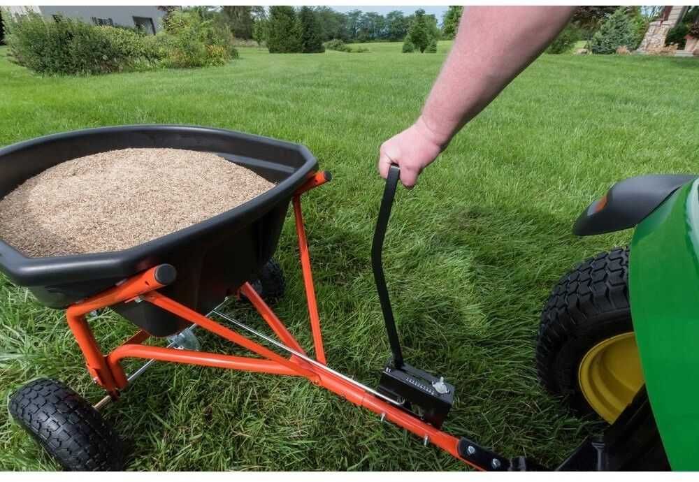 Rozsiewacz solarka piaskarka 50 kg do traktora ogrodowego