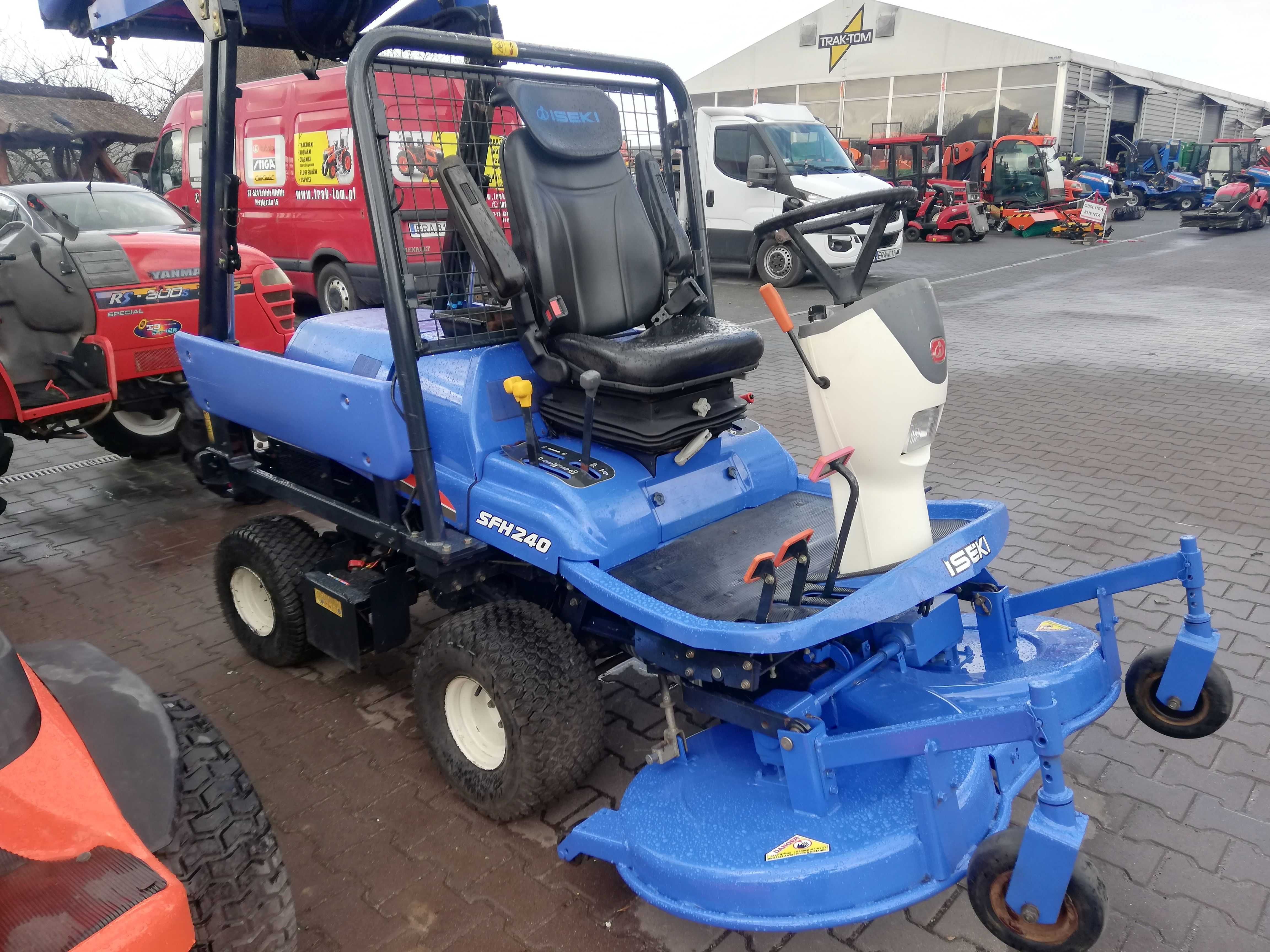 Kosiarka na duże powierzchnie ISEKI SFH 240F 4WD diesel bez pasków