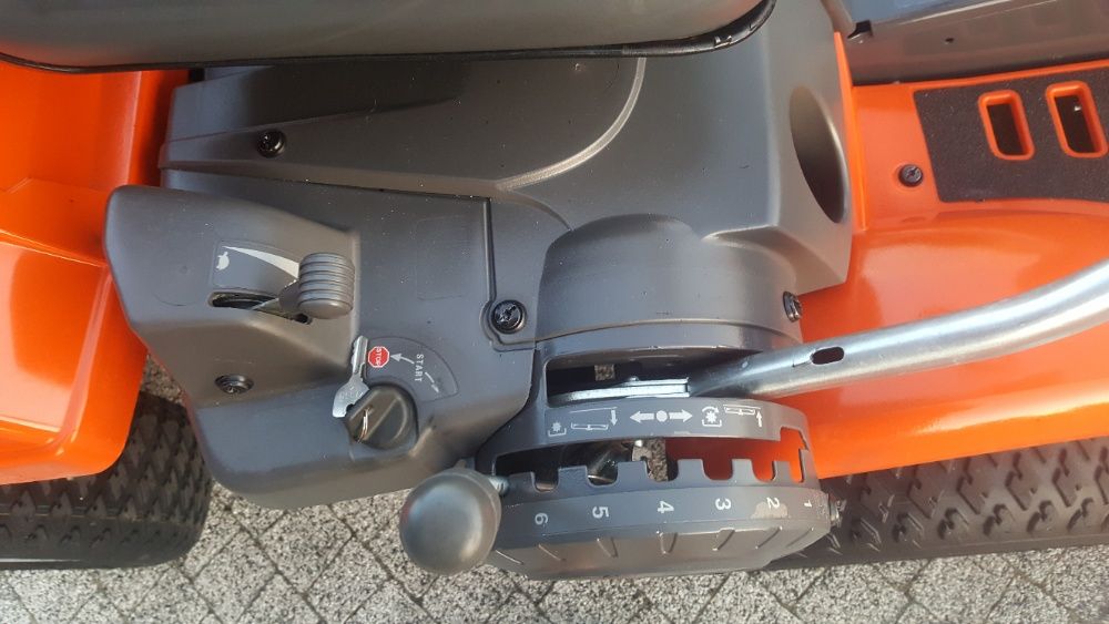 Traktorek kosiarka Husqvarna Rider R16C AWD 3 noże BIOCLIP ideał gwar