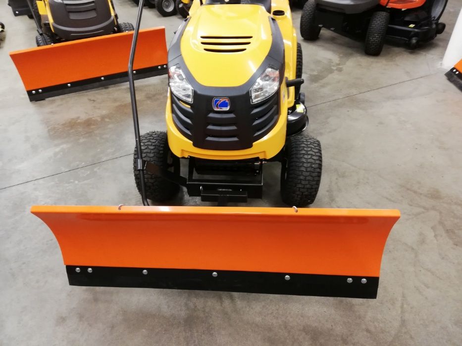 Pług śnieżny do traktorów ogrodowych kosiarek MTD Cub Cadet WolfGarten