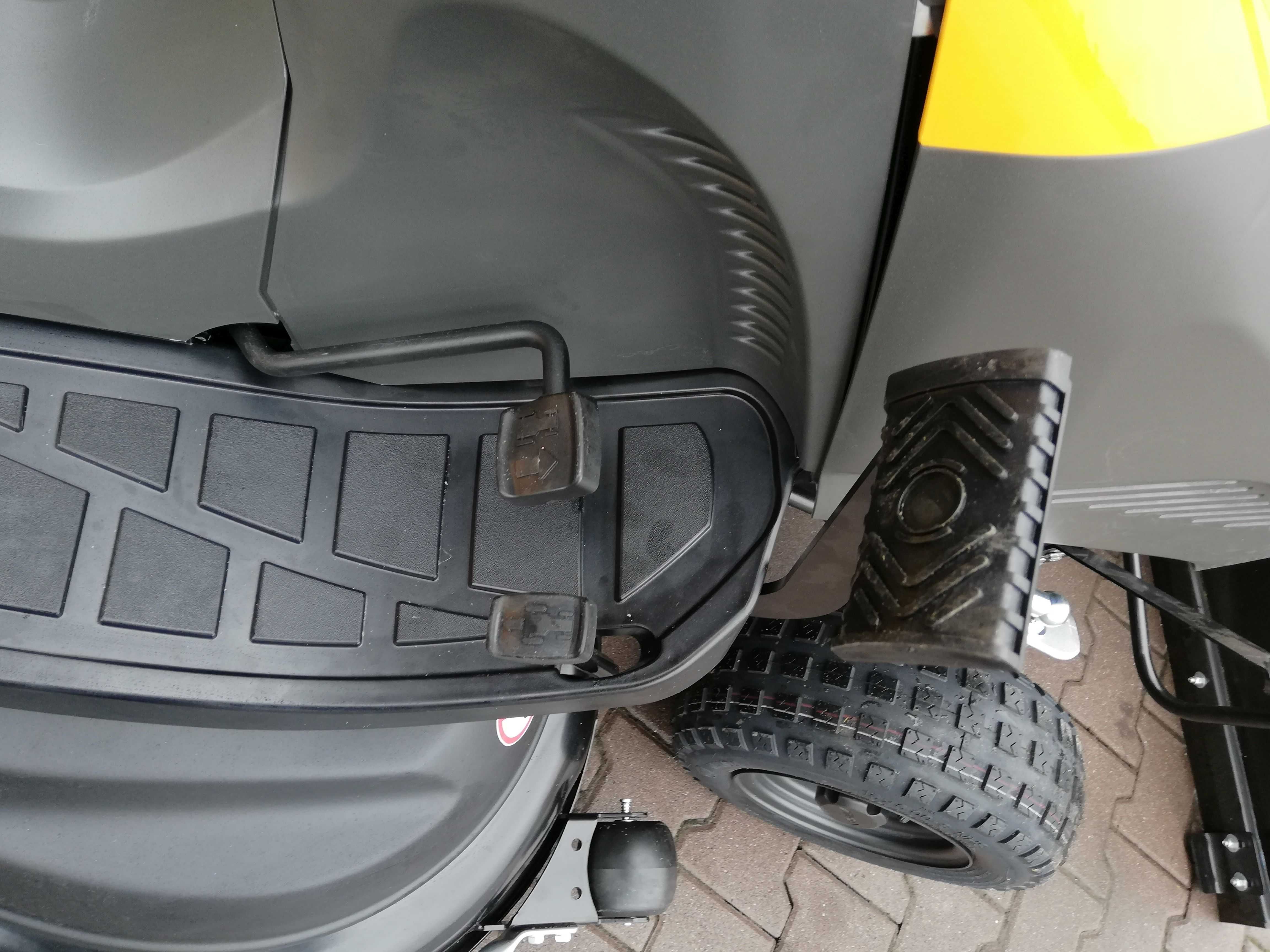 Traktor ogrodowy Stiga Estate 9122 WX 4x4 AWD wyświetlacz LCD pług śn.