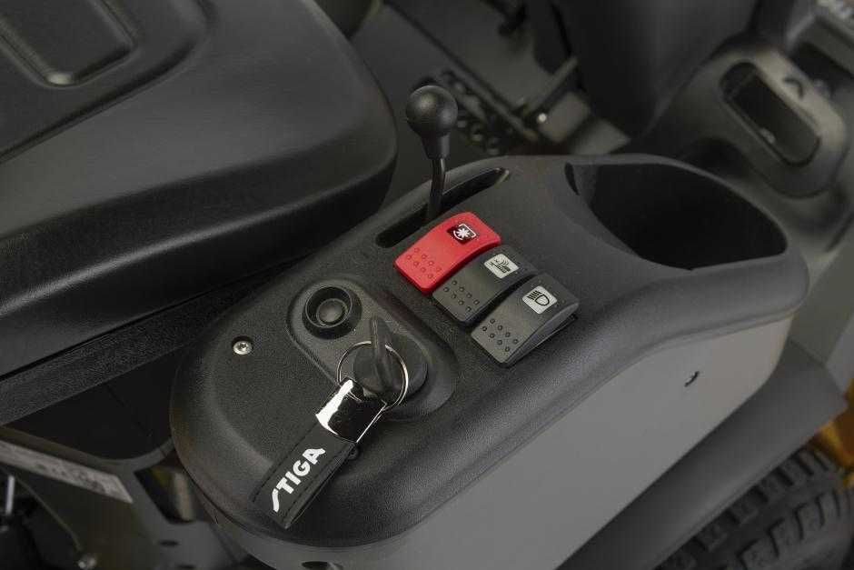 Traktor ogrodowy Park 900WX 4x4 silnik Vanguard 18 KM wspomaganie