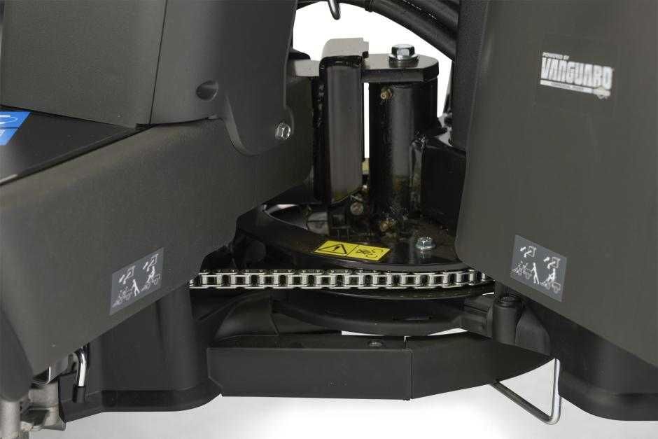 Traktor ogrodowy Park 900WX 4x4 silnik Vanguard 18 KM wspomaganie