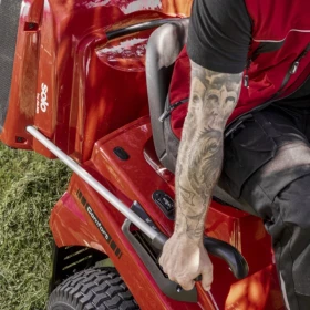 5 Lat gwarancji Traktor ogrodowy ALKO AL-KO T13-93.3 COMFORT kosiarka silnik Briggs 13KM, agregat 93 cm, łożyska, końcówki drążków kierowniczych