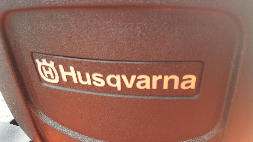 Duża Husqvarna CTH V2 traktor kosiarka odśnieżarka idealna pług pompa