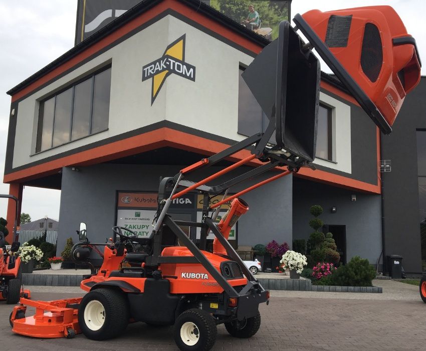 Traktorek kosiarka profesjonalna KUBOTA F3680 diesel 4WD górny wysyp