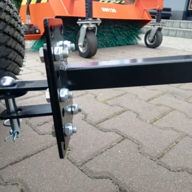 Aerator i wertykulator 2w1 do traktorka ogrodowego napowietrzanie trawnika, usuwanie starej trawy + koła transportowe