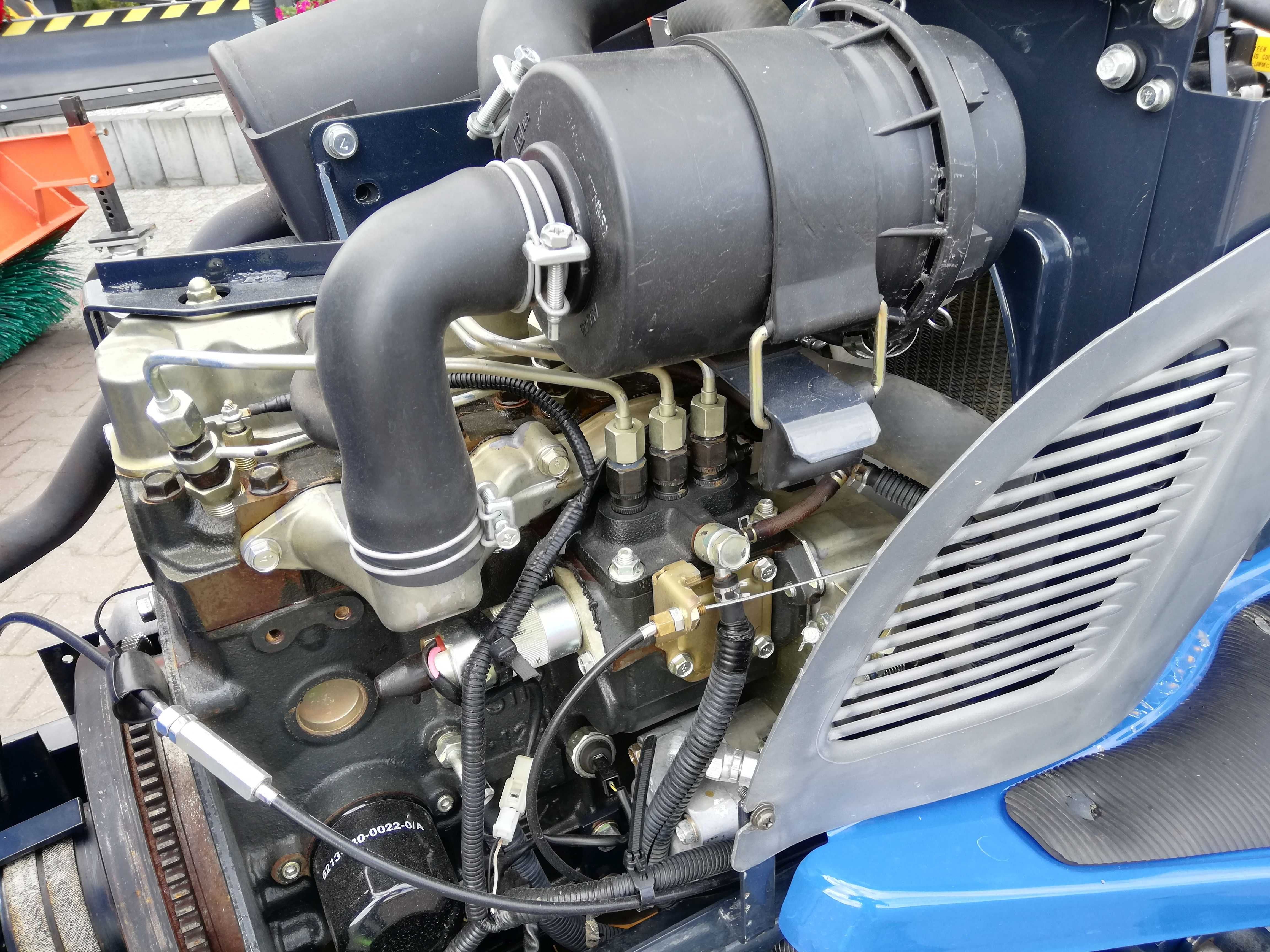 Traktor kosiarka diesel 22KM ISEKI SXG323  wspomaganie hydraulika