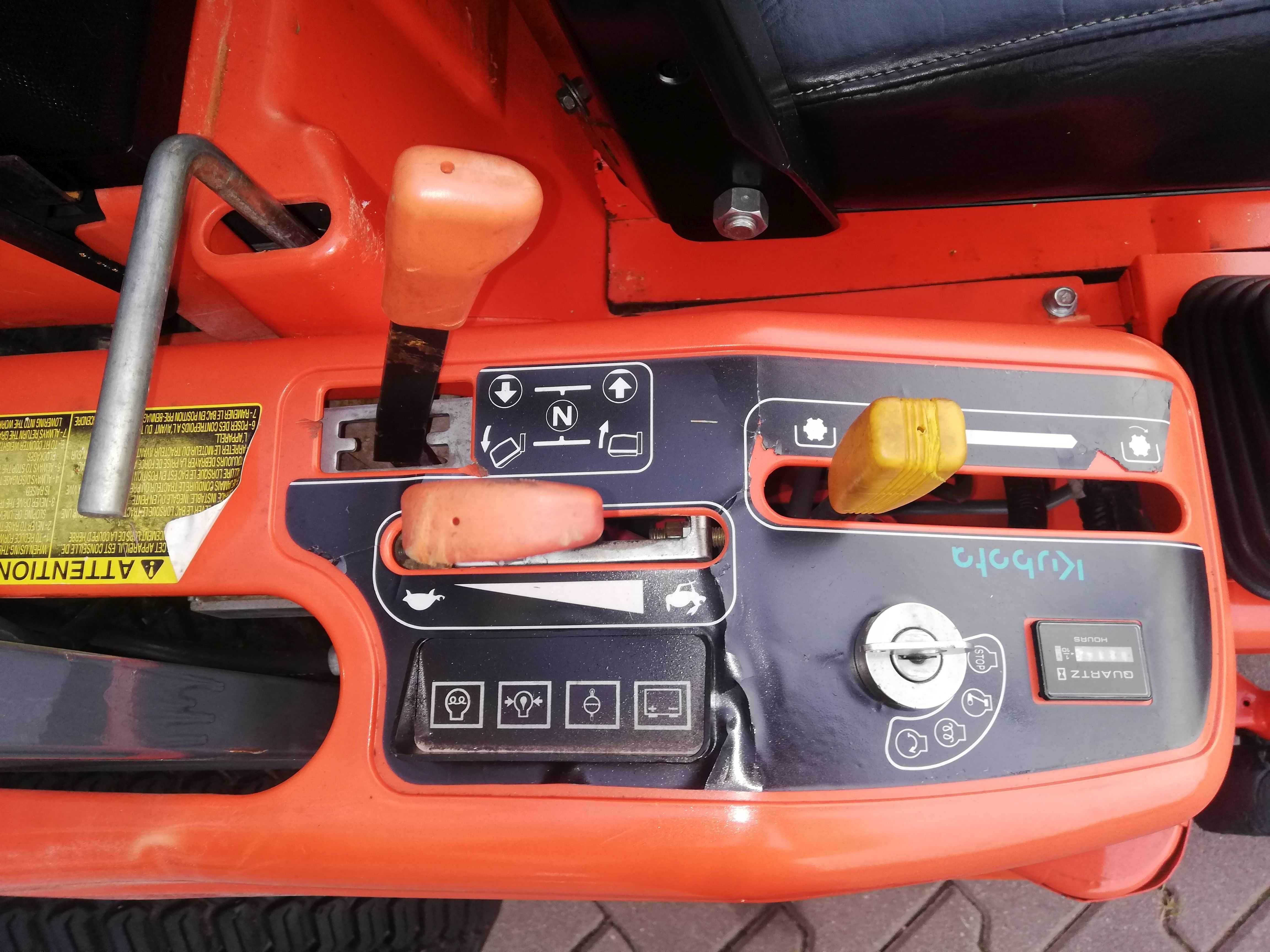 Profesjonalna kosiarka Kubota GZD21 diesel 21KM górny wysyp 500L