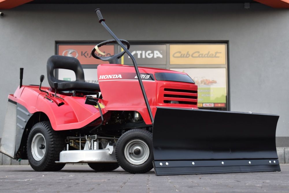 Traktor ogrodowy kosiarka samojezdna Honda z pługiem śnieżnym
