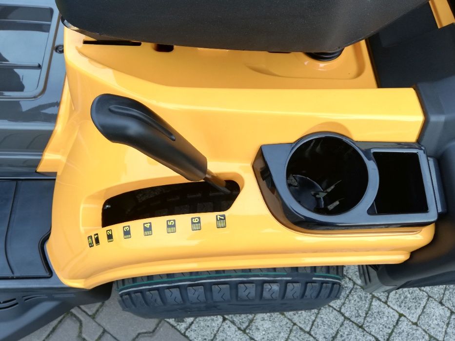 Nowy traktor z pługiem śnieżnym 2 cylindry 20KM Stiga 598 W 98 cm gw.