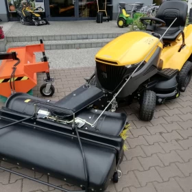 Traktor ogrodowy z zamiatarką dla firm Stiga 7102W, silnik 2-cylindrowy 17KM z pompą oleju, kosz 300 litrów, szerokość koszenia 102 cm, wyświetlacz