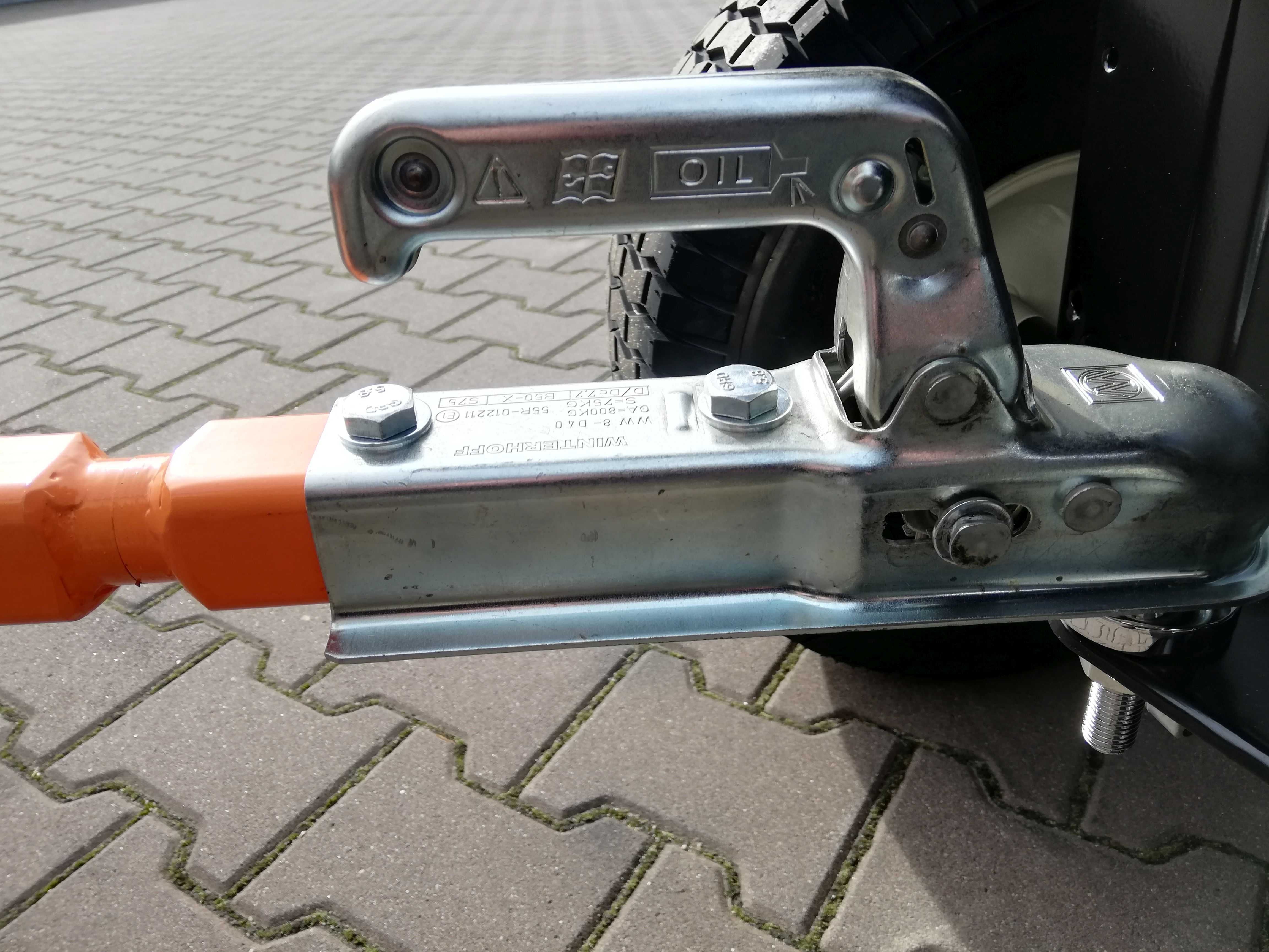 Aerator na kołach 122 cm solidny do traktora ogrodowego zaczep kulowy