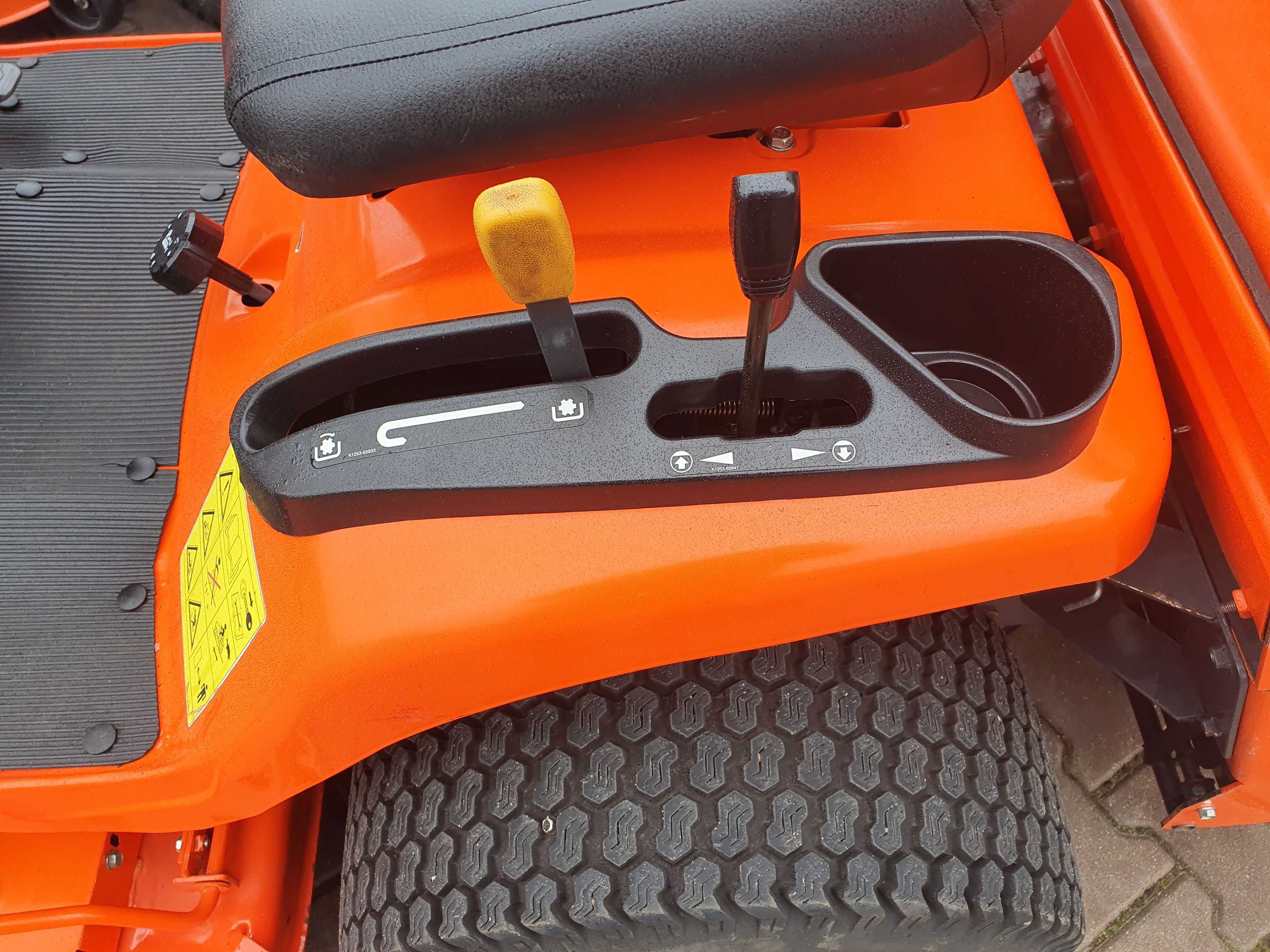 Kosiarka traktor ogrodowy na duże powierzchnie Kubota GR2120 diesel 21KM 3-cylindry, wspomaganie, hydraulika, 4x4, kosz 450L, agregat 122 cm, wałek