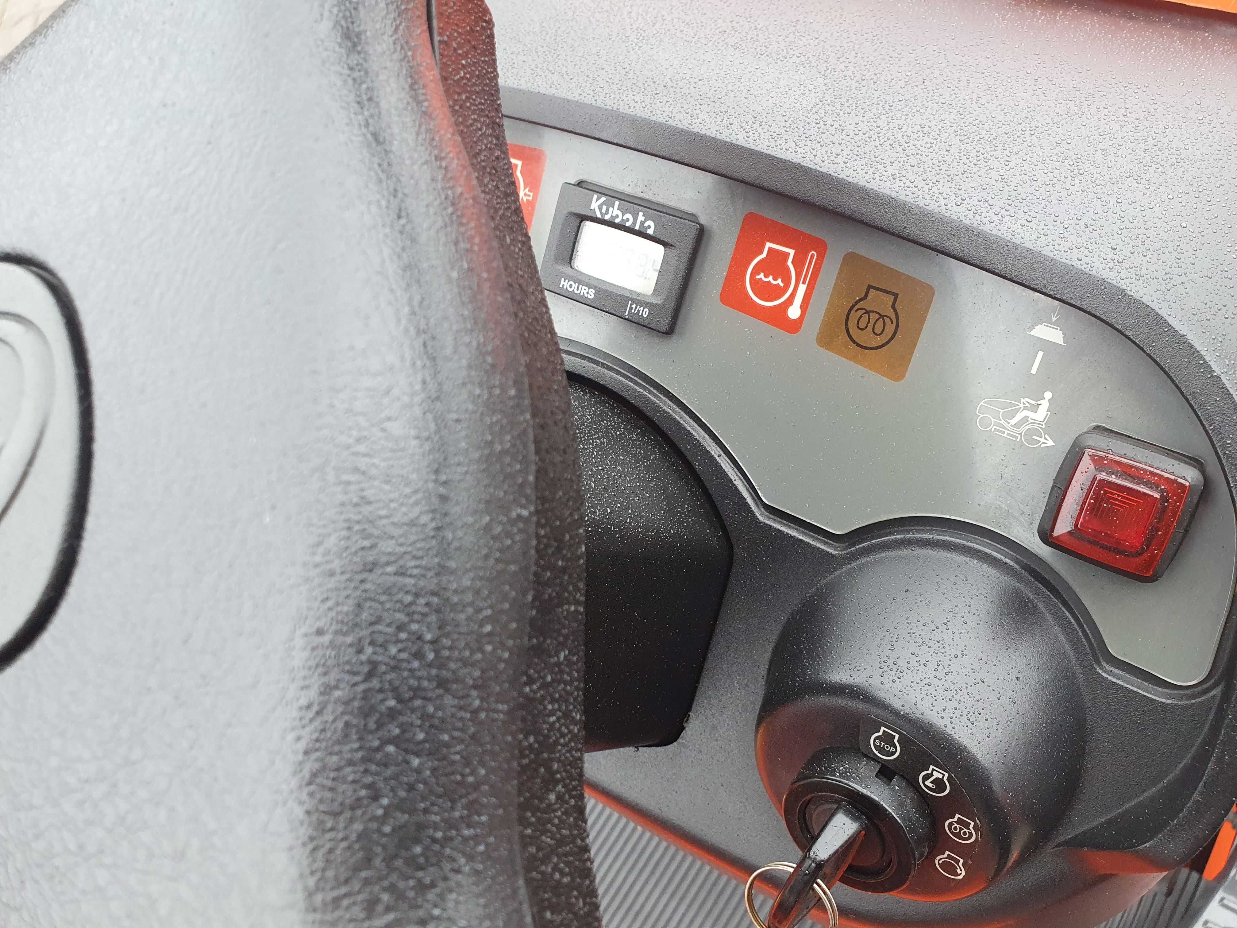 Kosiarka traktor ogrodowy na duże powierzchnie Kubota GR2120 diesel 21KM 3-cylindry, wspomaganie, hydraulika, 4x4, kosz 450L, agregat 122 cm, wałek