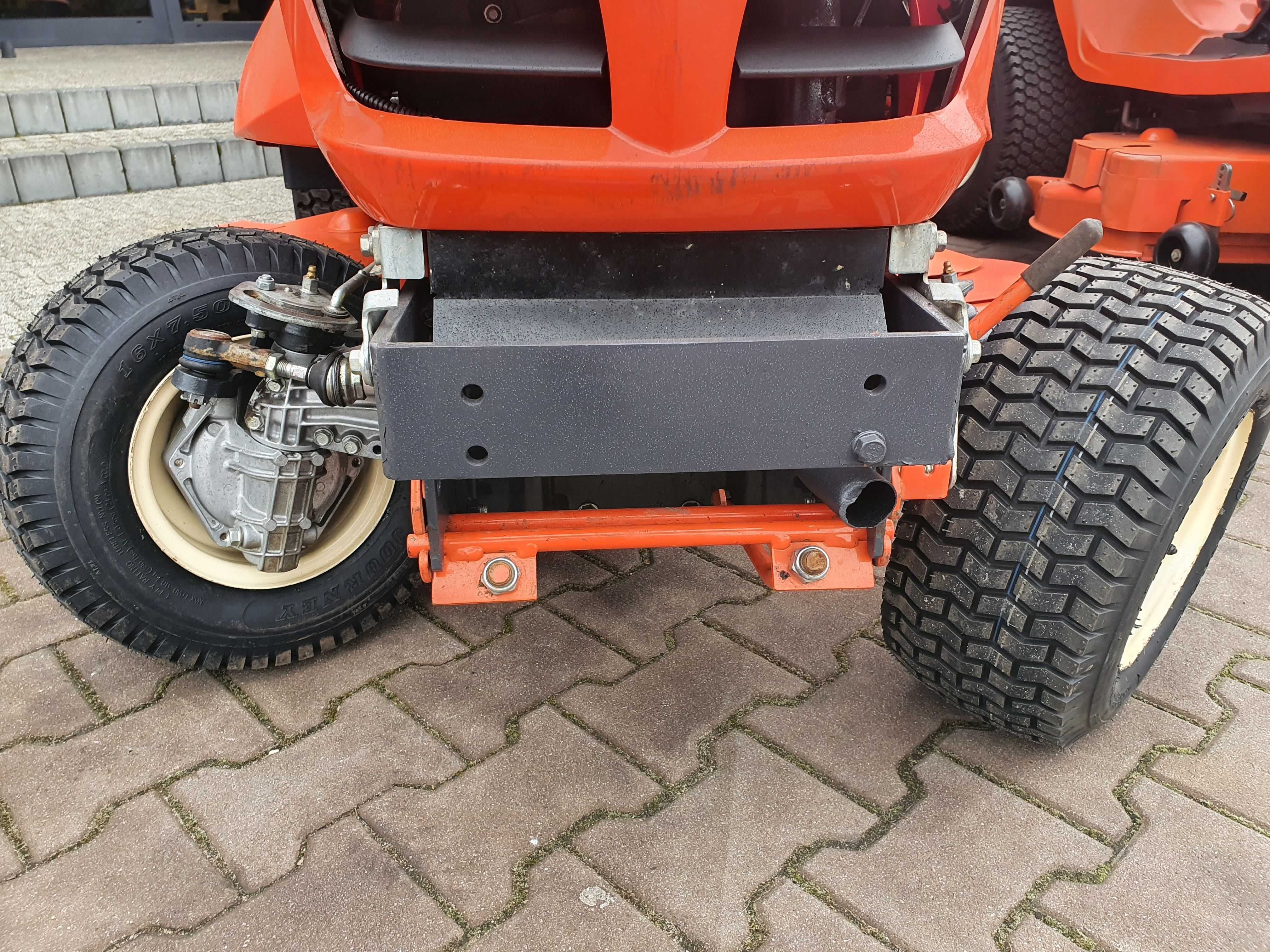 Kosiarka traktor ogrodowy na duże powierzchnie Kubota GR2120 diesel 21KM 3-cylindry, wspomaganie, hydraulika, 4x4, kosz 450L, agregat 122 cm, wałek