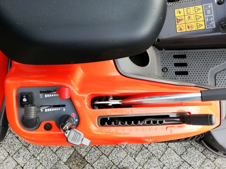 Powystawowy traktor Husqvarna R316TX + pług śnieżny + agregat 112 cm