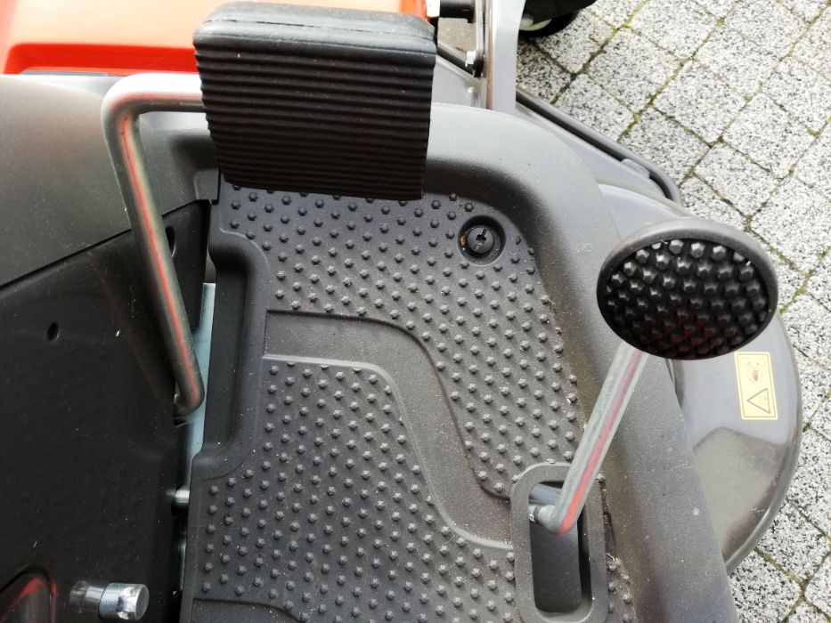 Powystawowy traktor Husqvarna R316TX + pług śnieżny + agregat 112 cm