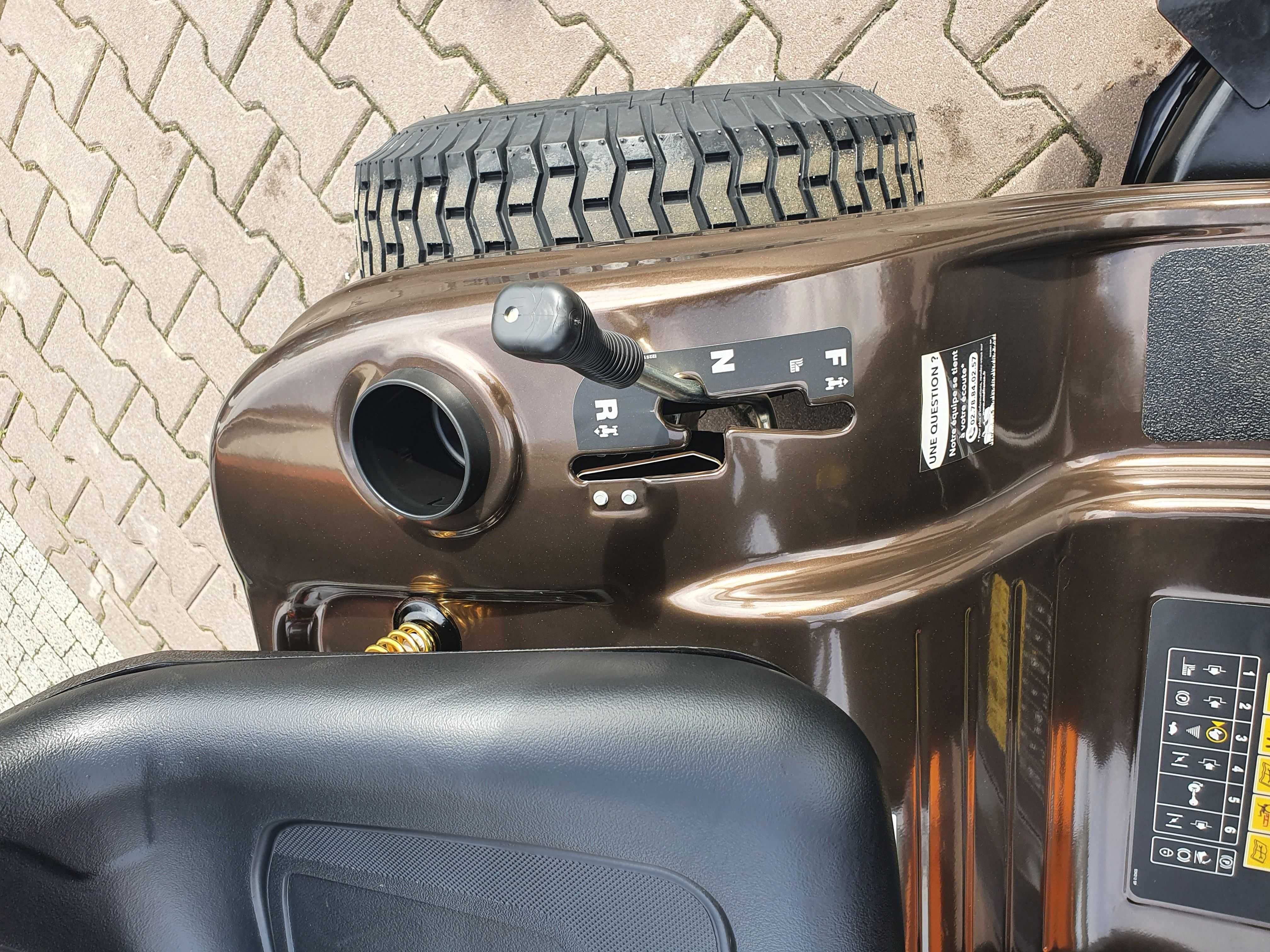 Nowy traktor ogrodowy MTD LT107 EXHK Kawasaki V2 16KM 107cm