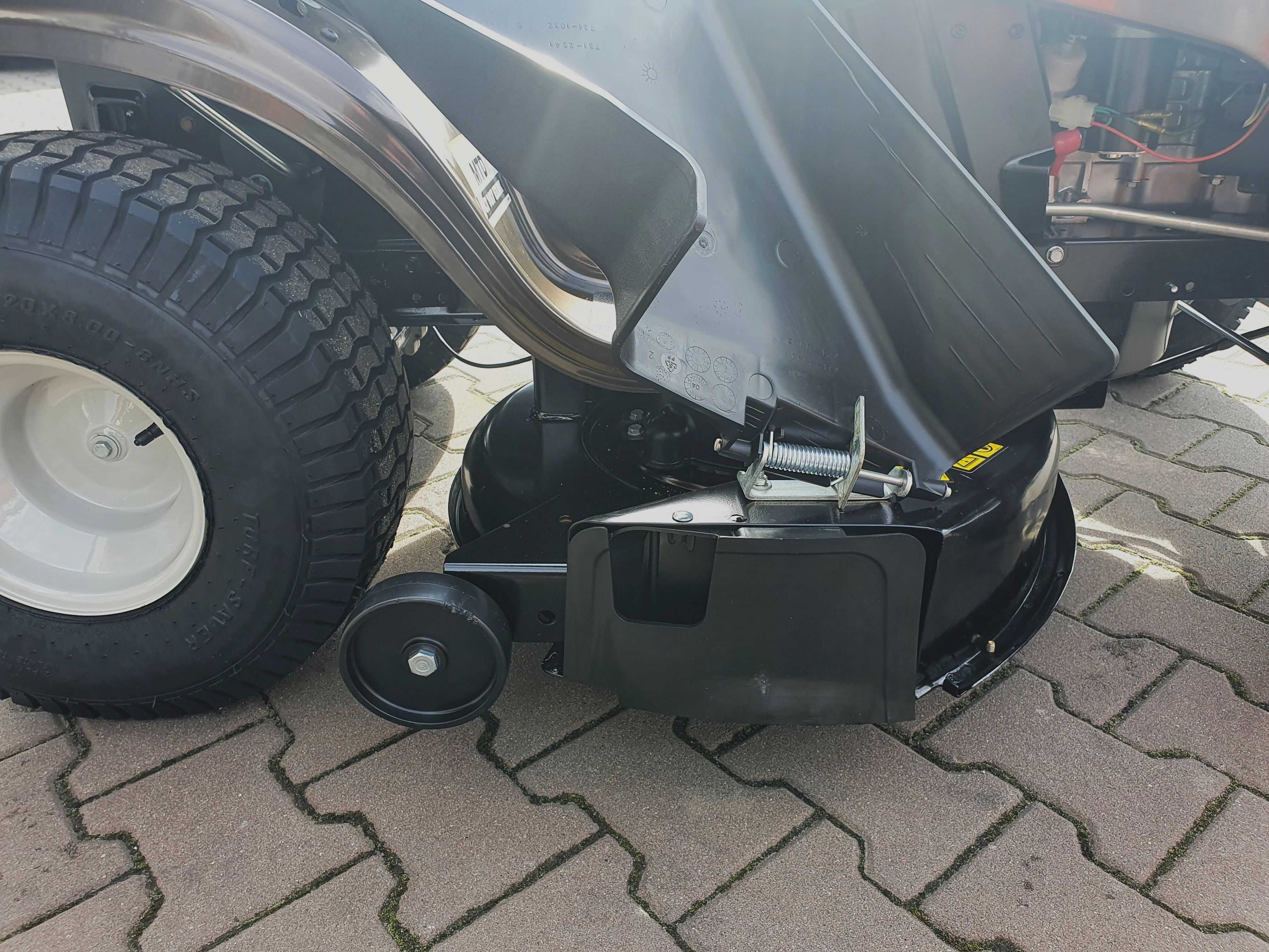 Nowy traktor ogrodowy MTD LT107 EXHK Kawasaki V2 16KM 107cm