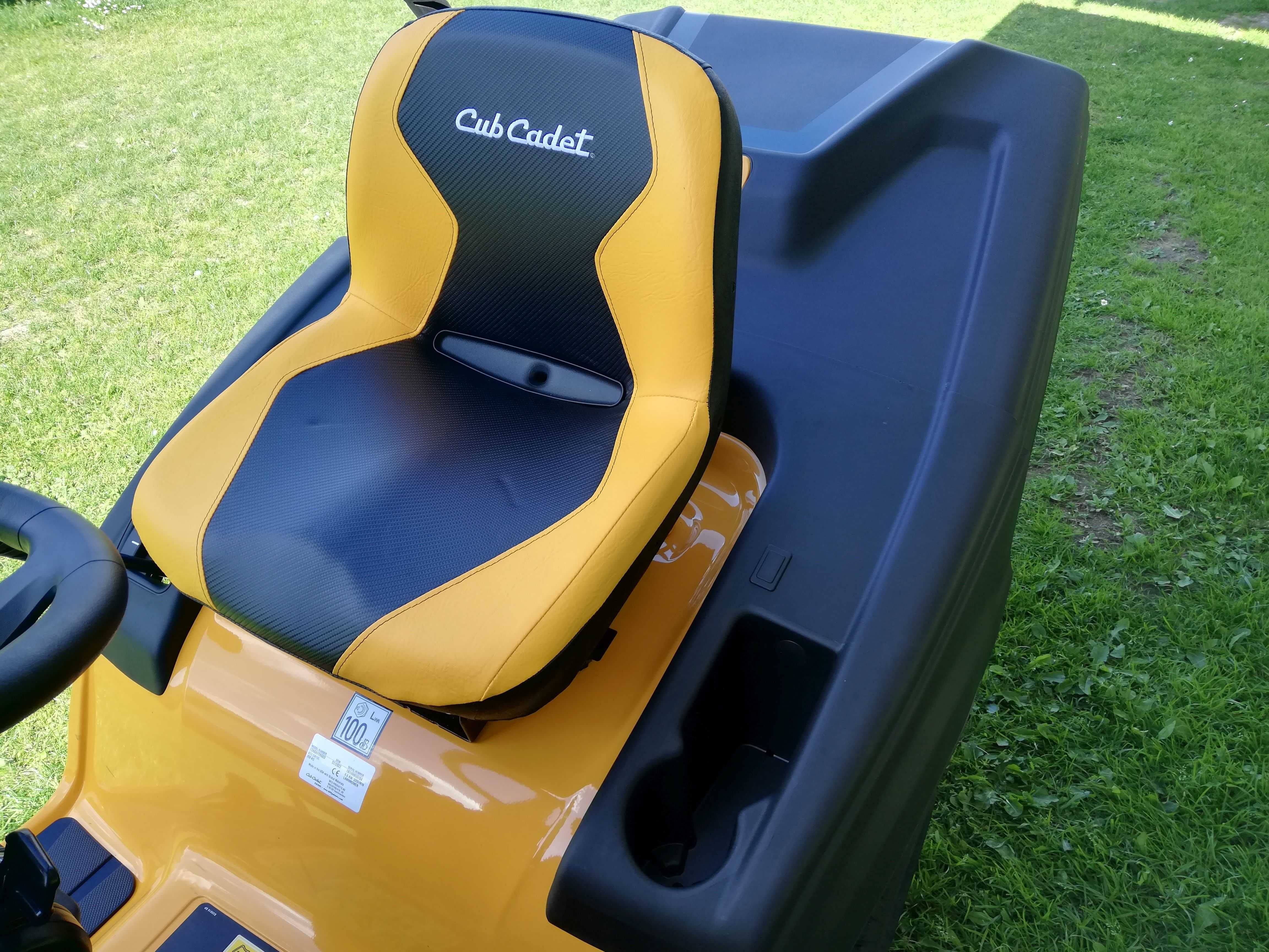 Traktor ogrodowy CUB CADET XT1 QR106 pompa oleju moc 18KM 106cm