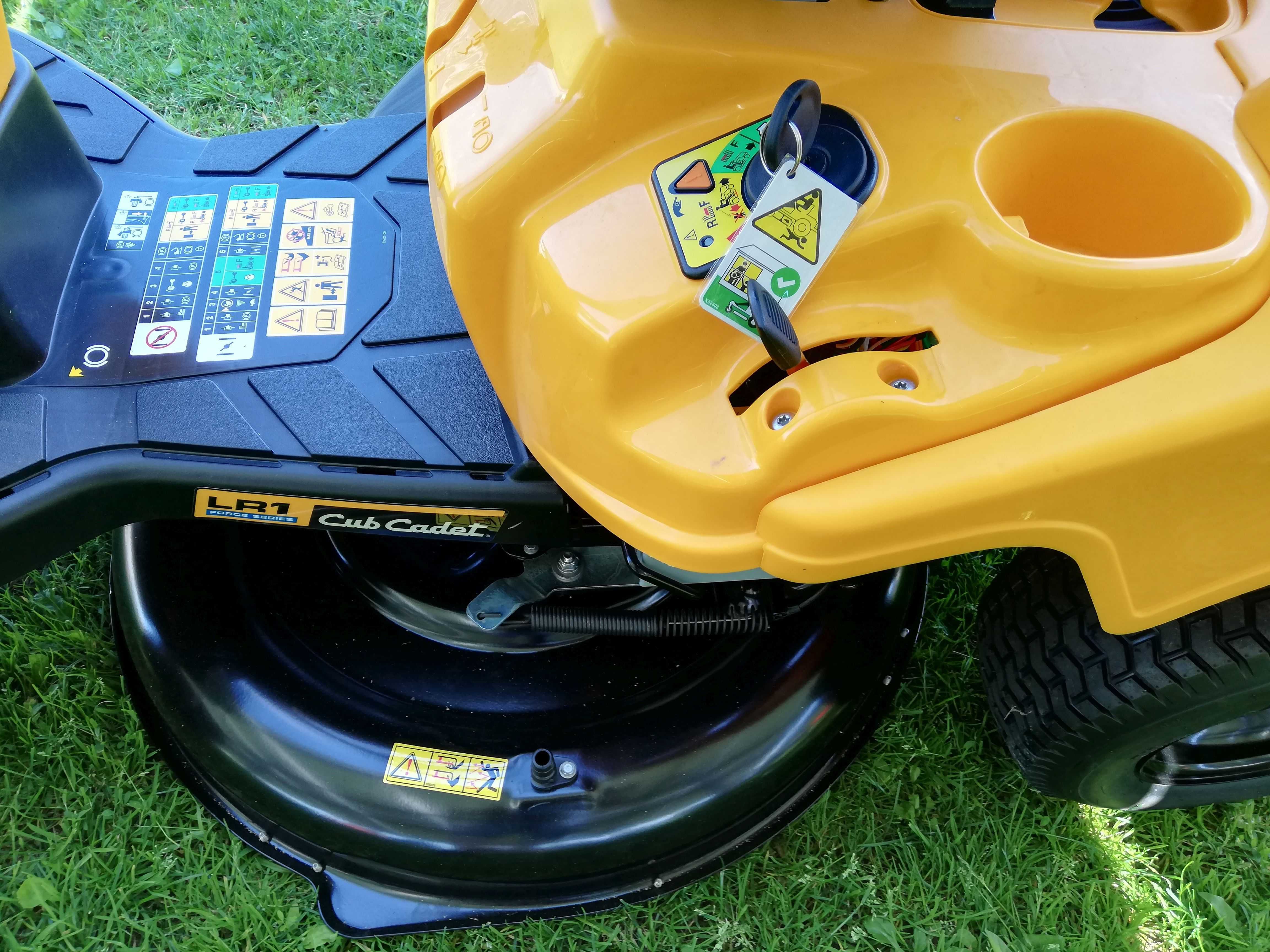 Nowa Kosiarka traktorek ogrodowy Cub Cadet LR1 MR76 manualna skrzynia