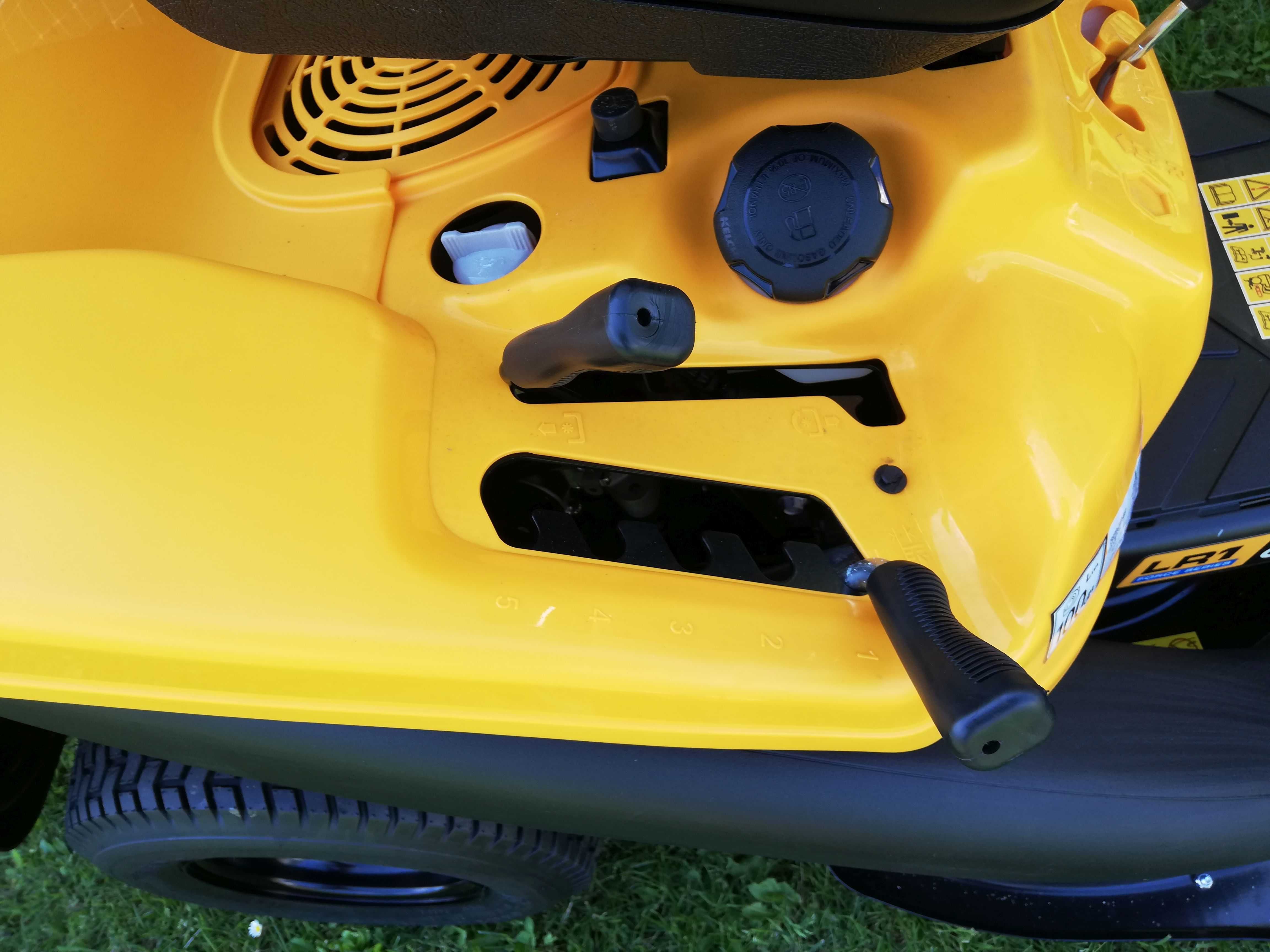 Nowa Kosiarka traktorek ogrodowy Cub Cadet LR1 MR76 manualna skrzynia