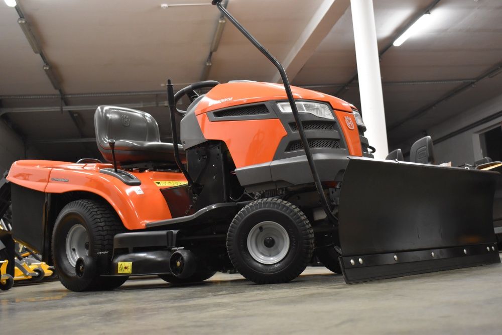 Traktor ogrodowy Husqvarna CTH150 V2 KAWASAKI 15KM POMPA pług śnieżny