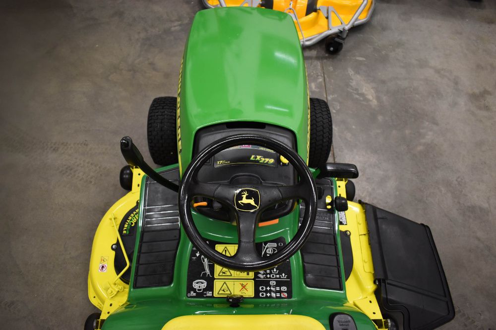 Traktorek kosiarka John Deere LX 279
