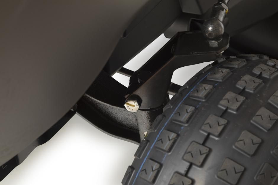 Mocny traktorek ogrodowy kosiarka STIGA Estate 7102 W, silnik 2-cylindry 17KM z pompą oleju, szerokość koszenia 102cm, kosz 300 litrów, wyświetlacz