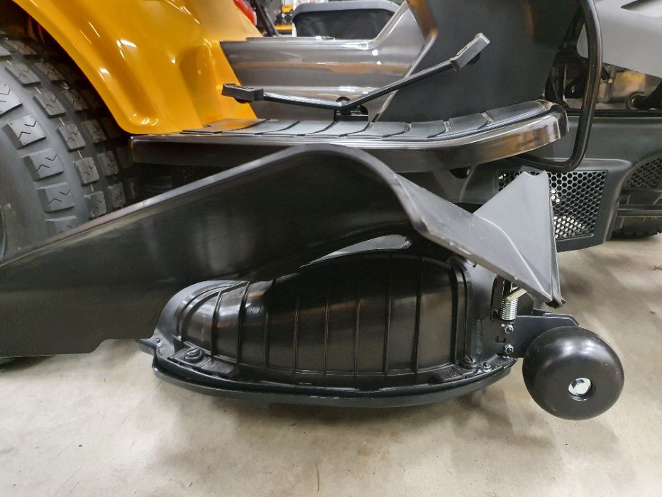 Traktor ogrodowy Tornado Special Honda V2 108cm koszenia żeliwna belka