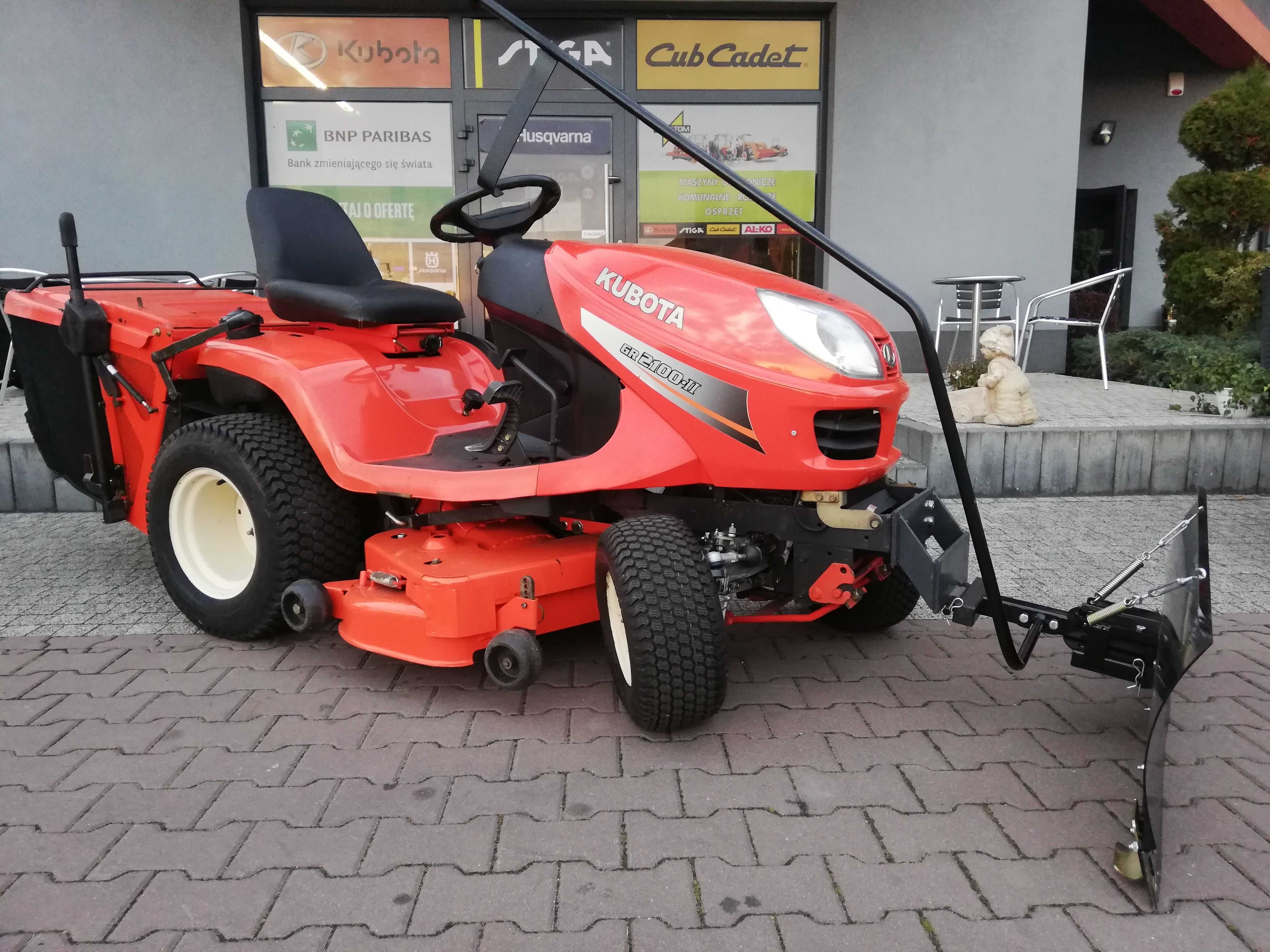 kosiarka samojezdna Kubota GR2100 4x4 diesel 21 KM z pługiem do ogrodu
