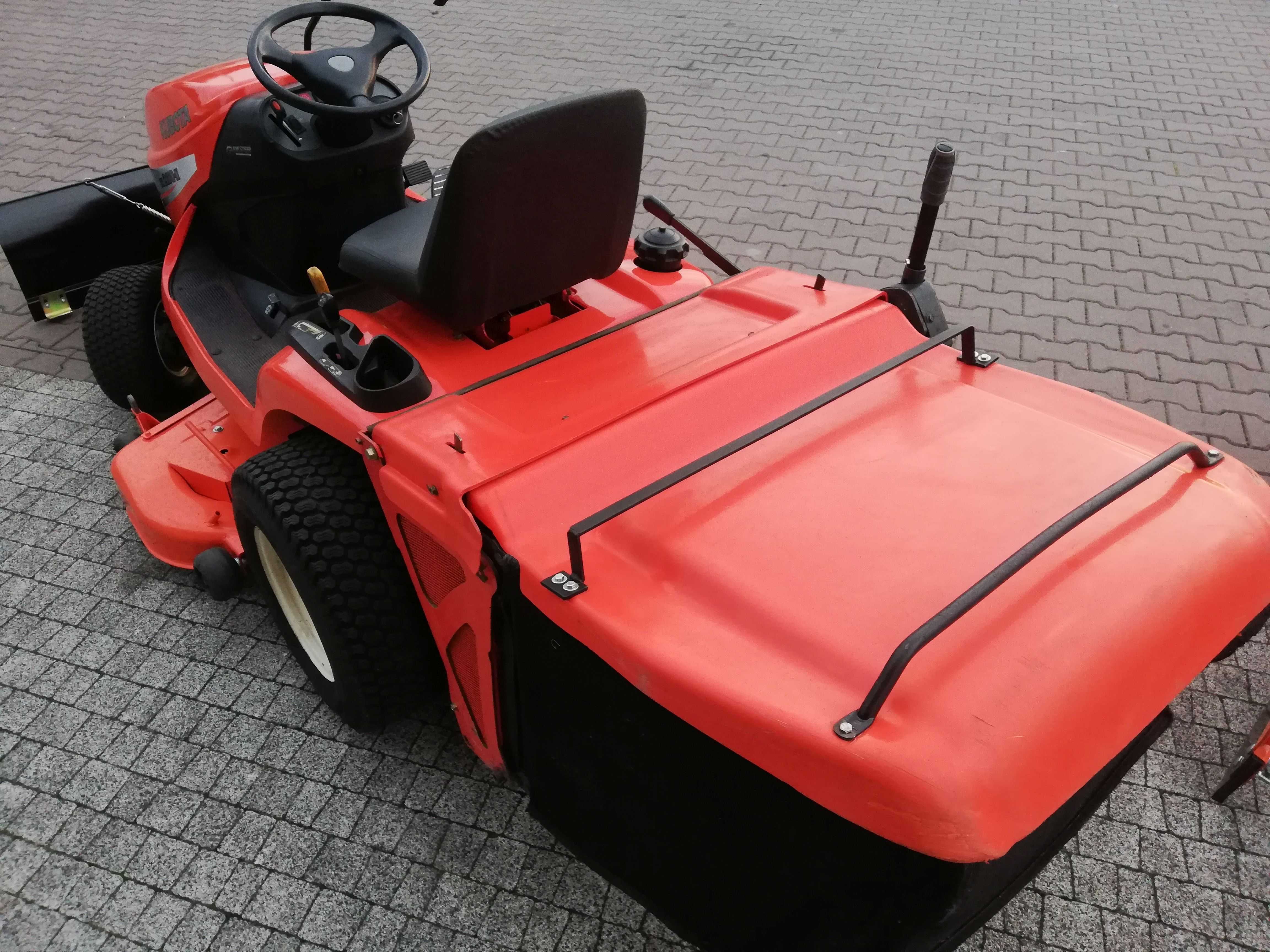 kosiarka samojezdna Kubota GR2100 4x4 diesel 21 KM z pługiem do ogrodu