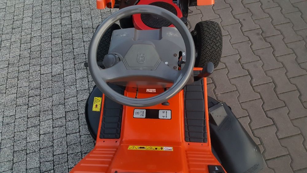 Traktor ogrodowy kosiarka samojezdna Husqvarna LT130 13KM manual 5+R